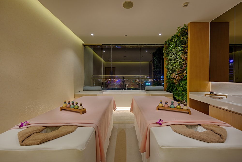 TMS Hotel Da Nang Beach 33/68