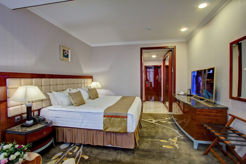 Hotel Lulu 11/44