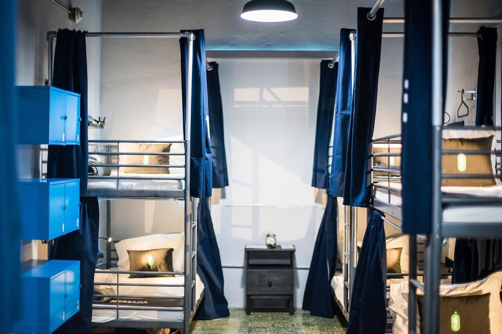 Nomada Urban Beach Hostel 27/39