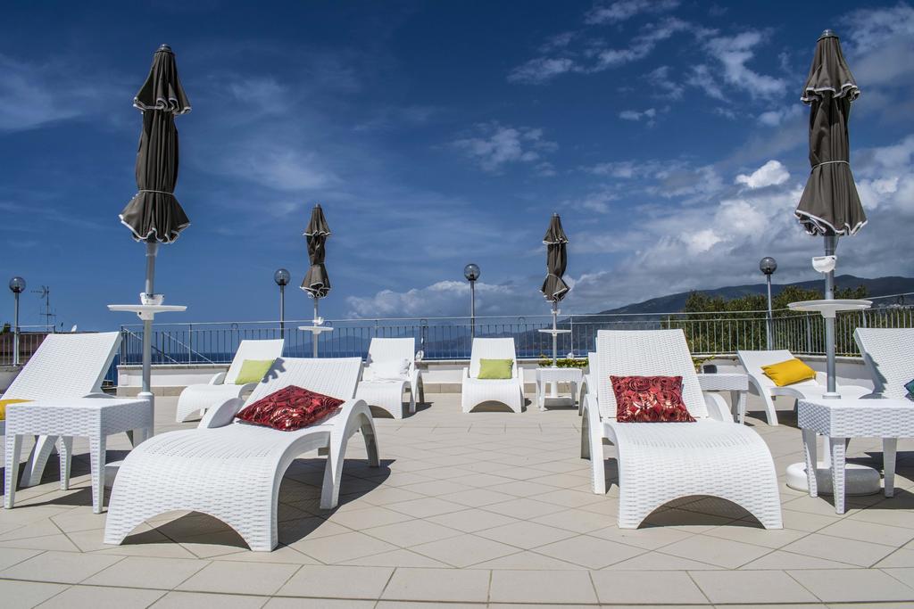 BAIA HOTEL 30/41