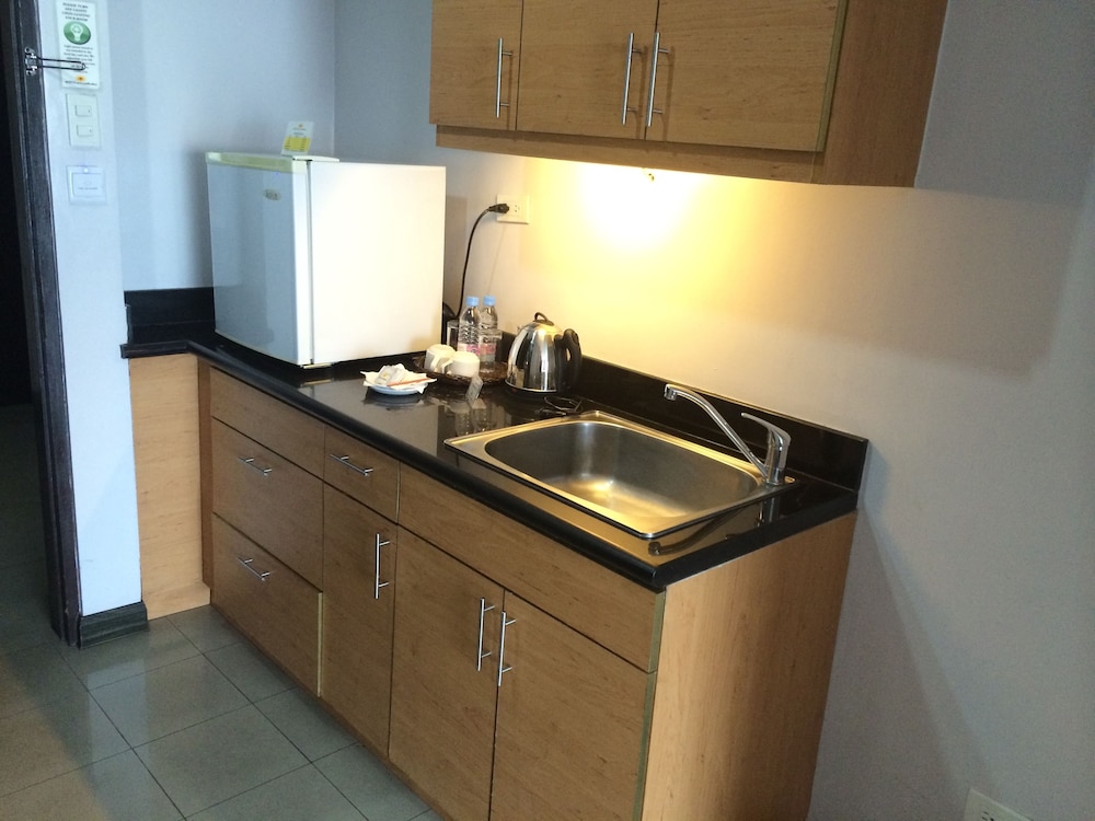 Baguio Burnham Suites 15/18