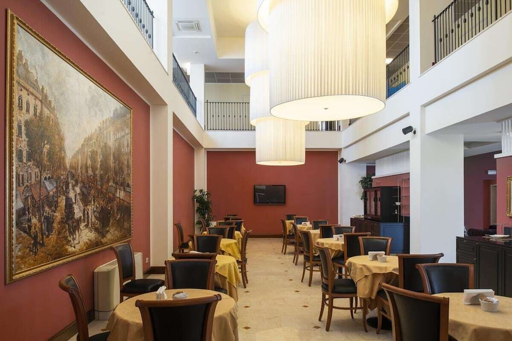 Hotel Maxim 28/48