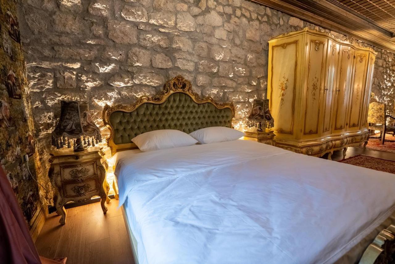 Castle Boutique Hotel 33/63