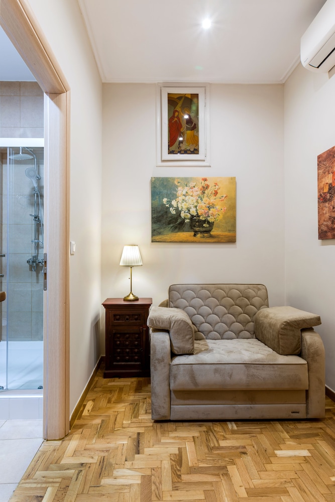 Athens Manor Houses 35/50