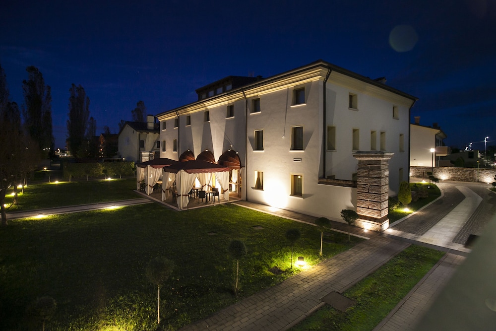 Albergo Antica Corte Marchesini 5/50
