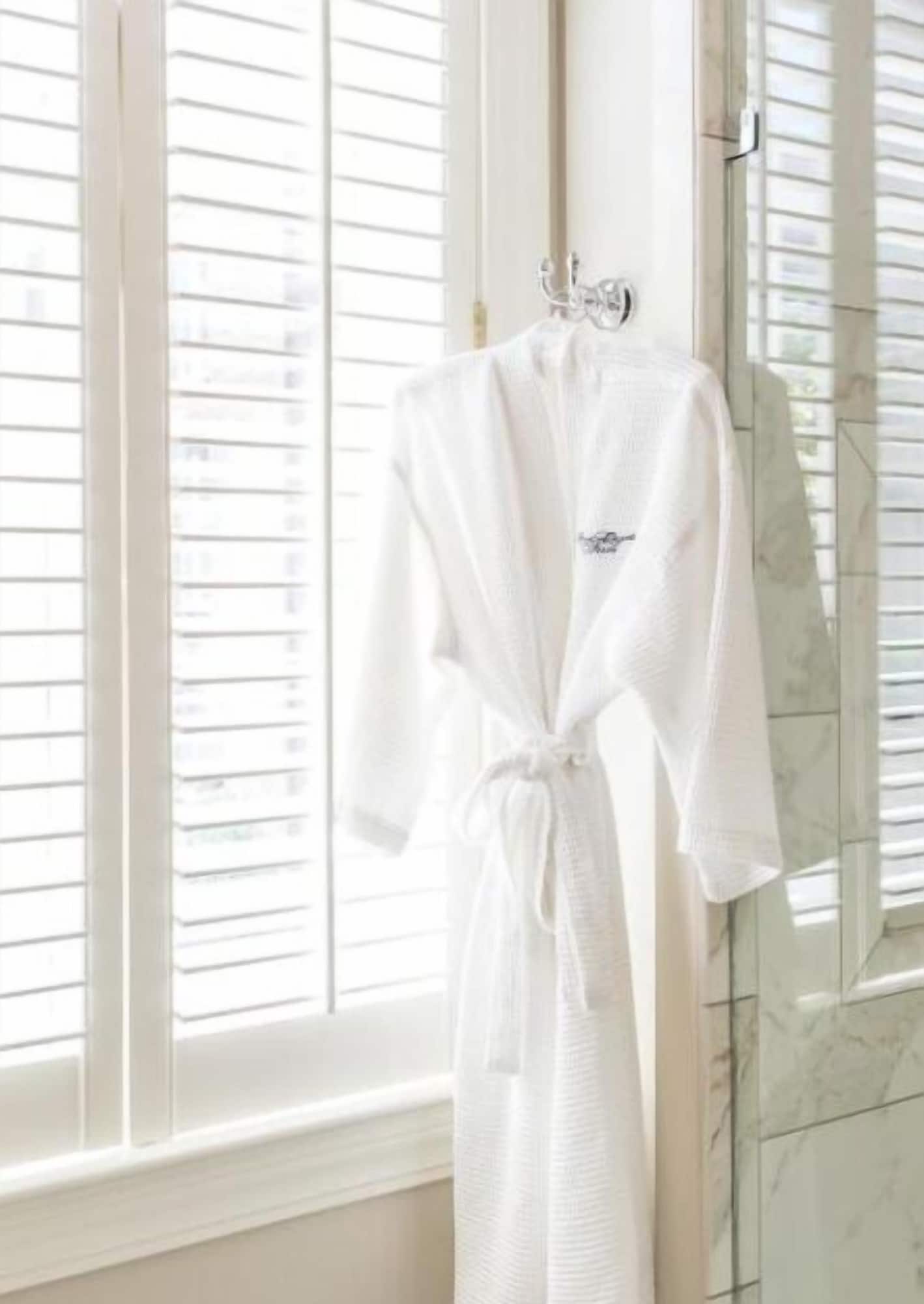 Deluxe, Suite, 2 Queen Beds, Old View, Terrace، French Quarter Inn 6/6