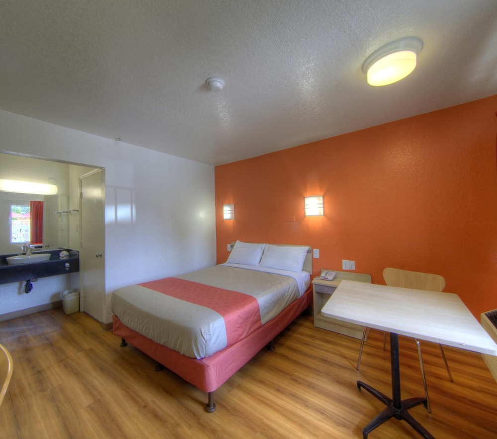 Motel6 Orlando, FL - Winter Park 25/53