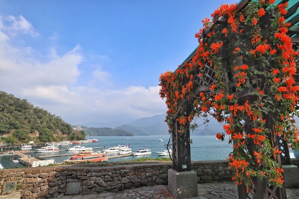 Sun Moon Lake Loft Inn 53/57