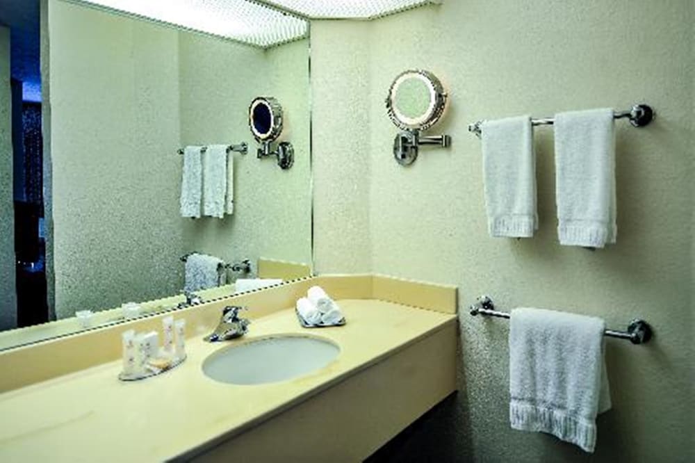 Hilton Vacation Club Varsity Club South Bend, IN 17/56