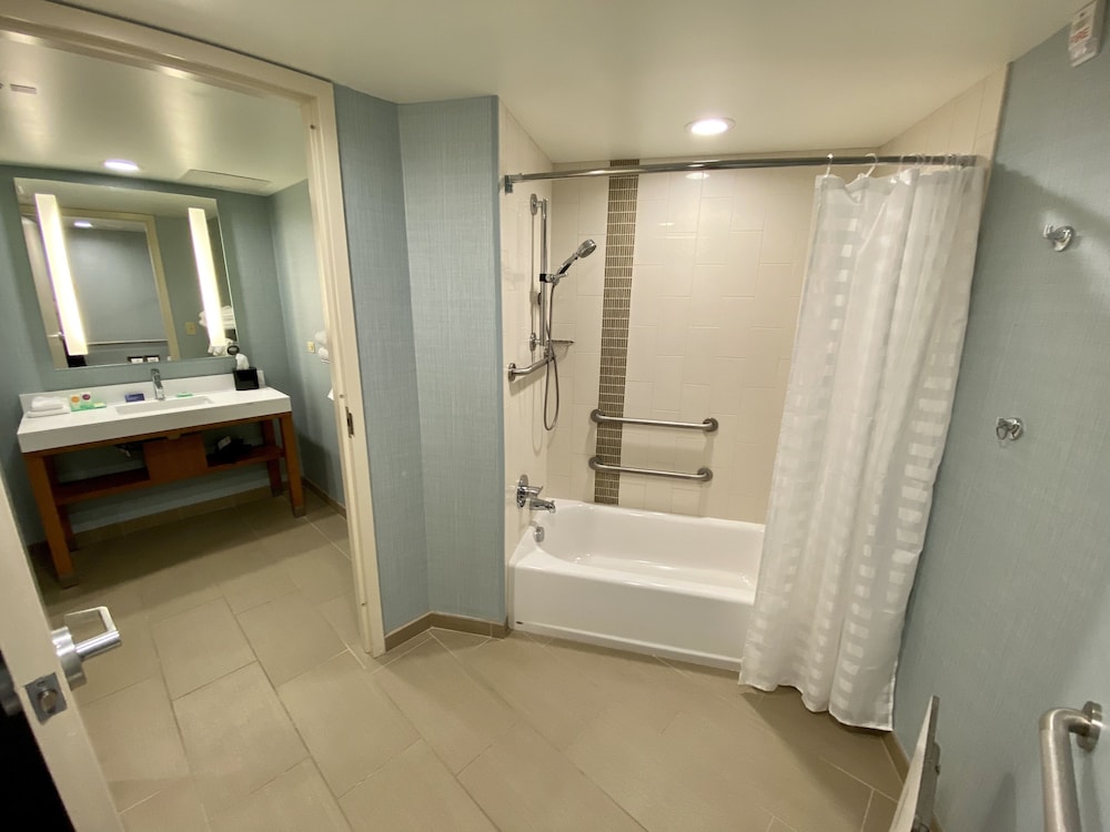 Hyatt Place Ocean City Oceanfront 23/68