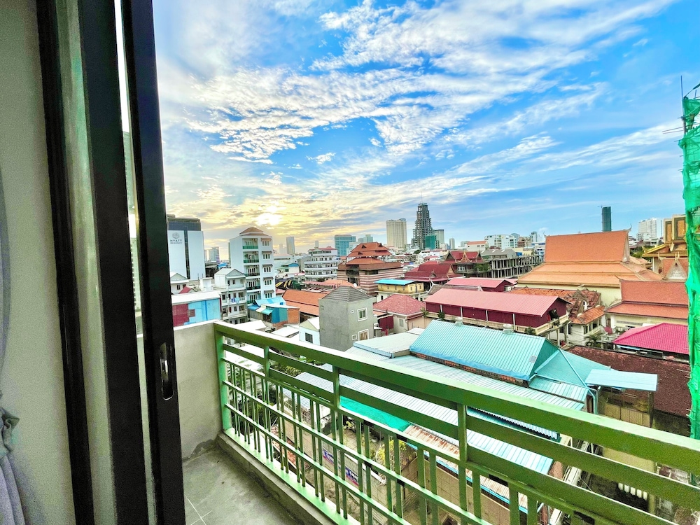 SKY HOTEL Central Phnom Penh - Rooms & Apartments 3/50