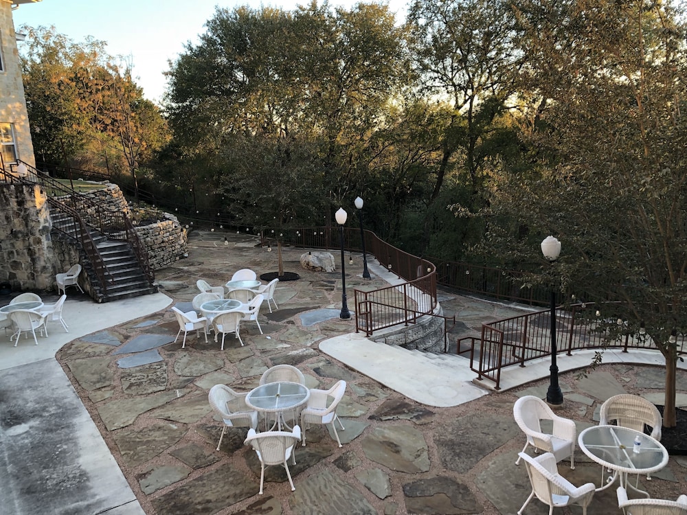 Gruene River Hotel & Retreat 43/50