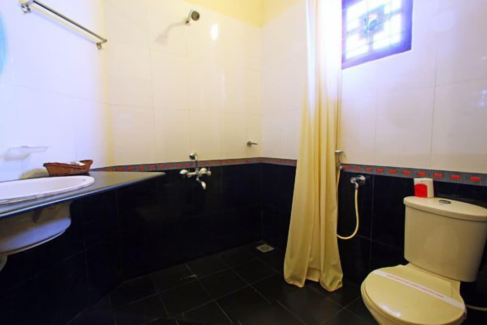 Deshadan Cliff And Beach Resort Varkala 50/50
