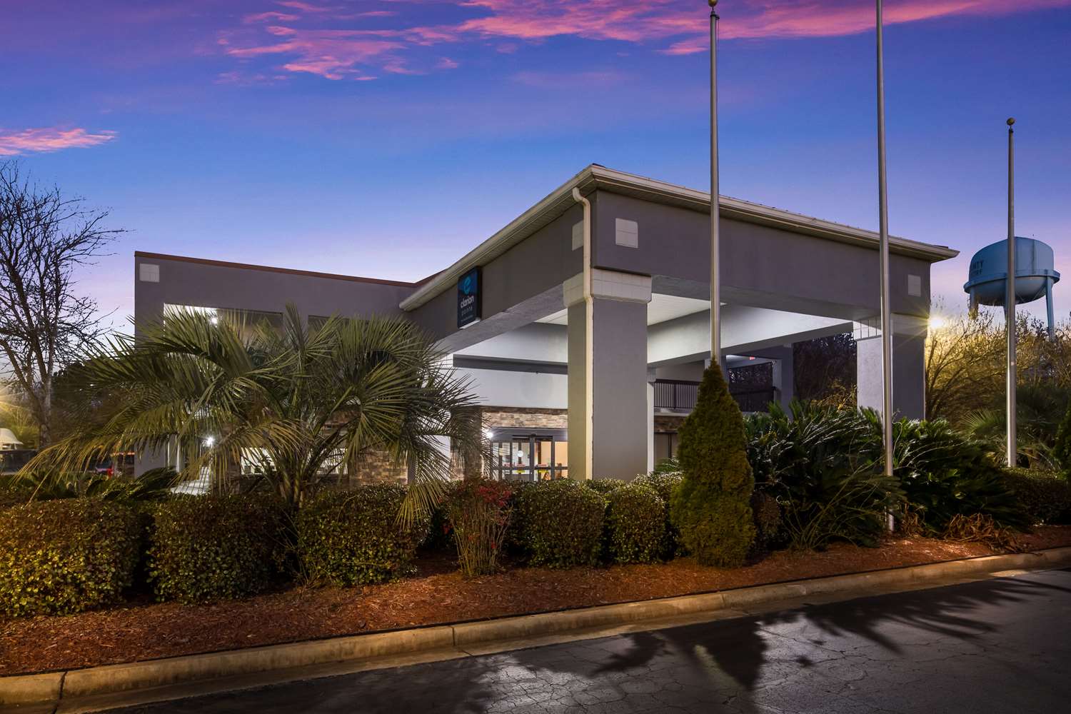 Clarion Pointe Forsyth I-75 37/39