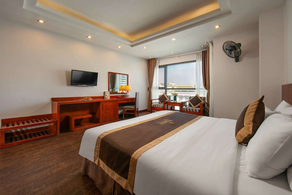 Bounty Hotel 14/67