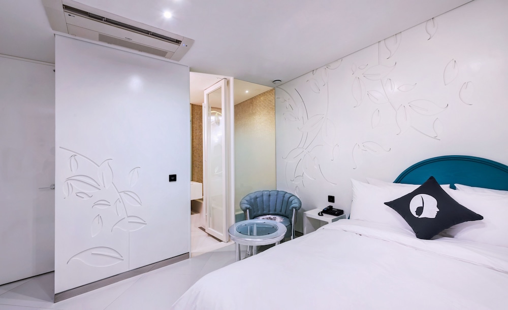 HOTEL THE DESIGNERS KONDAE 33/71
