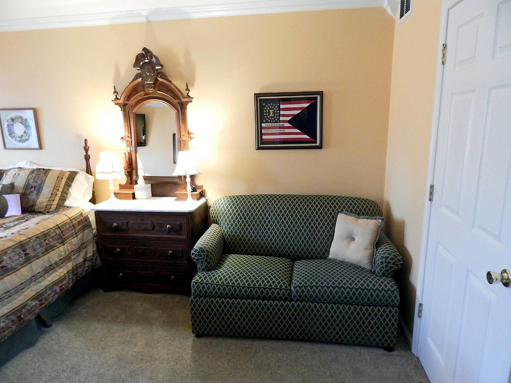 Battlefield Bed &amp; Breakfast Inn 50/76