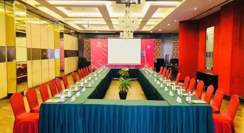 Qingdao Kuaitong International Hotel 39/43