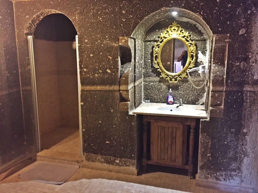 Antique Terrace Suites 17/50
