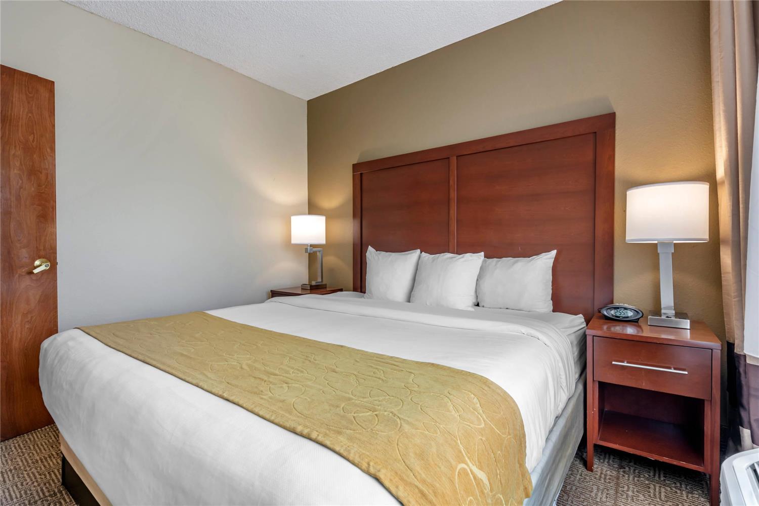 Suite, King Bed