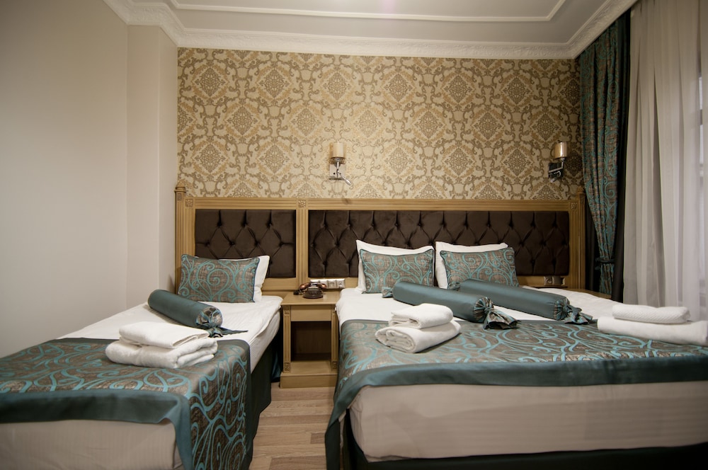 Blue Tuana Hotel 45/70
