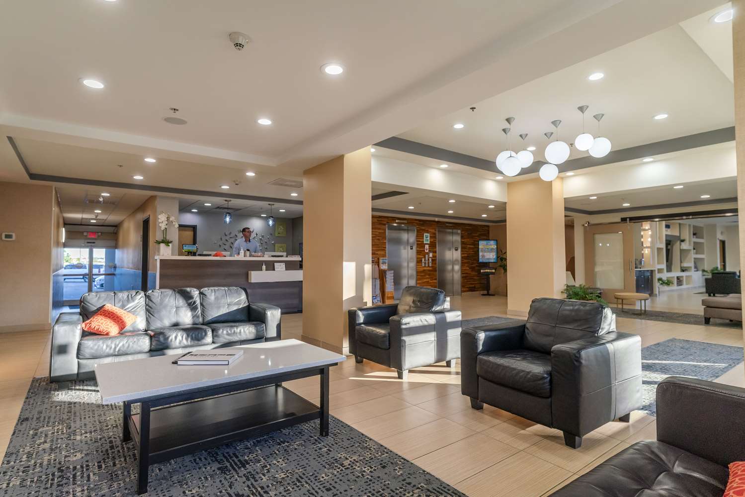 Gateway Hotel Suites Ascend Hotel Collection 9/33