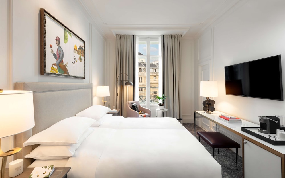 Hotel Du Louvre 11/69