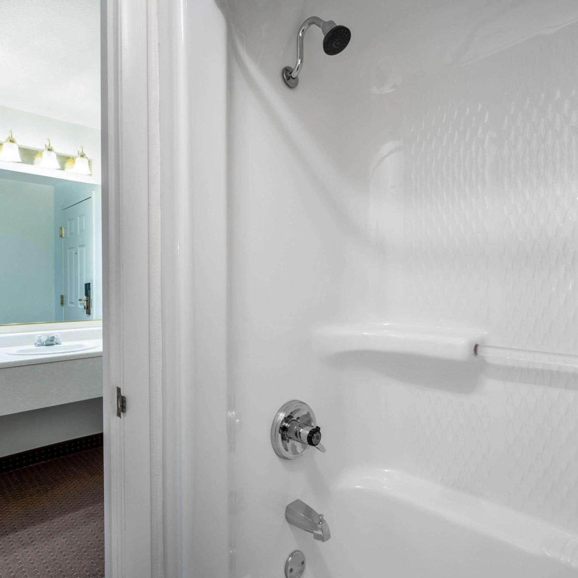 جناح استوديو، The Inn at Lander, Travelodge by Wyndham 4/5