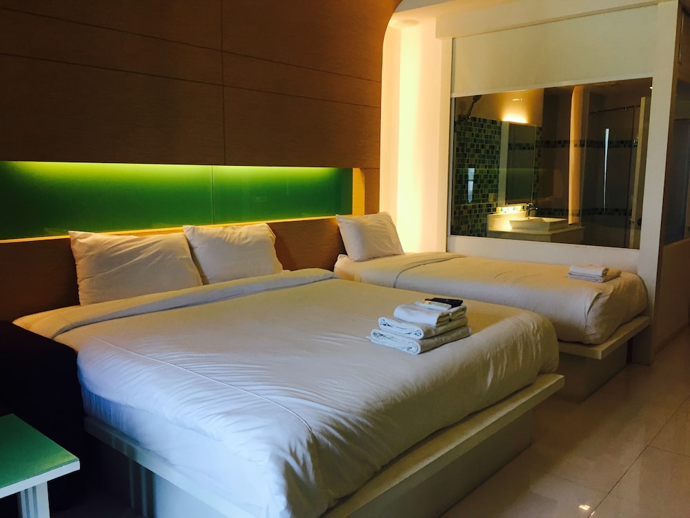 View Talay 6 Condominium By Honey 30/84