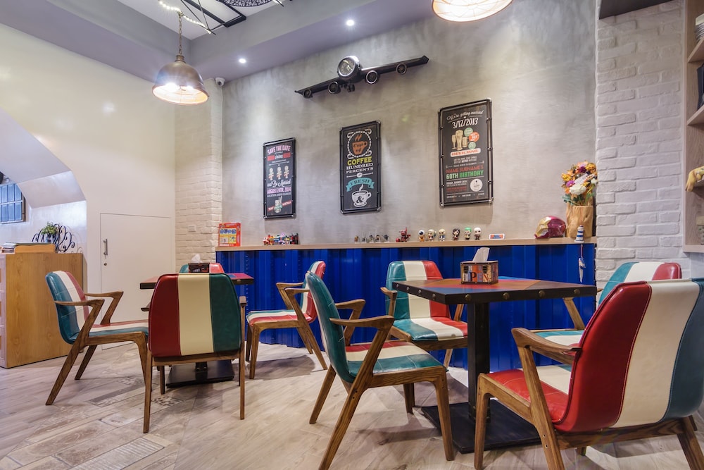 J.T World Funtrip B&B 32/44