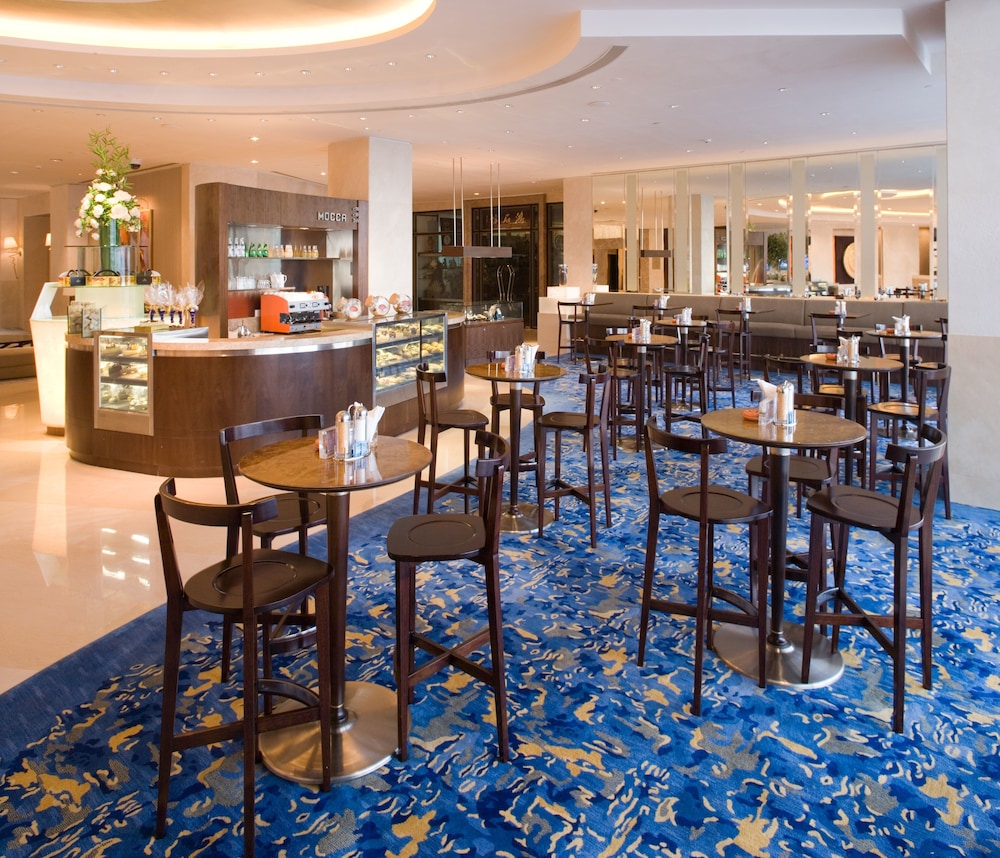 Shangri-La Shenzhen 35/50