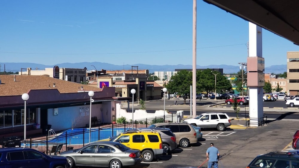 Santa Fe Inn Pueblo 19/31