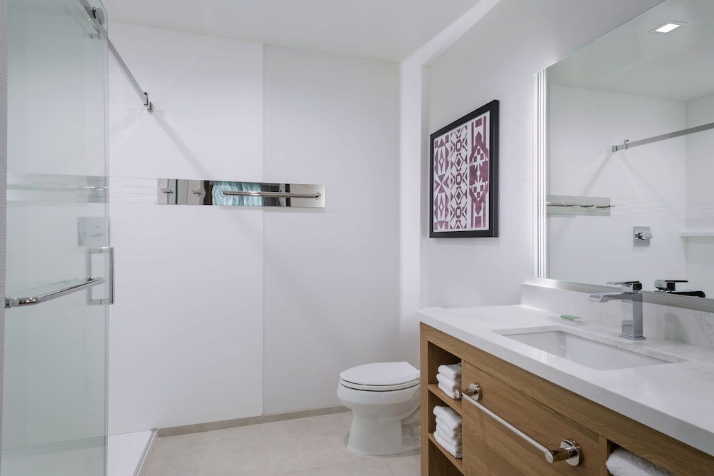 Residence Inn Chatsworth 37/43