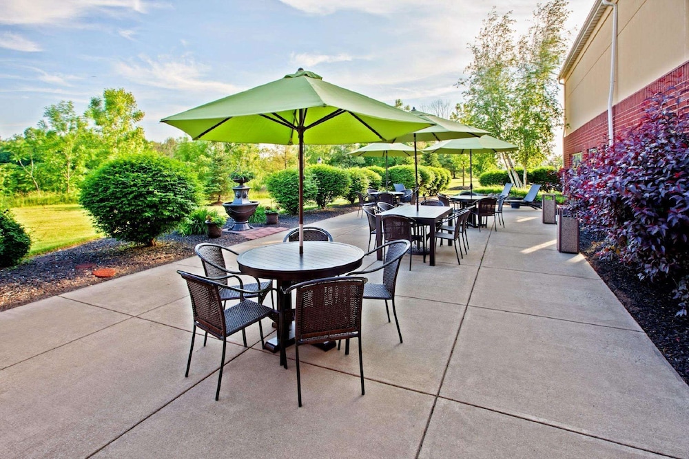 Hampton Inn Suites Cleveland Southeast/Streetsboro 44/63