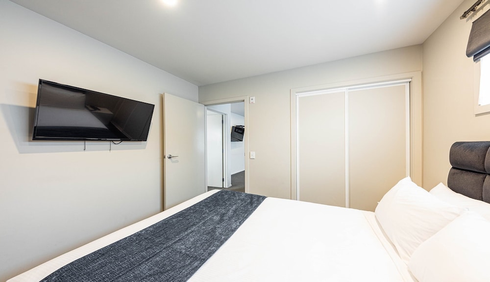2 BEDROOMS, PREMIUM, APARTMENT