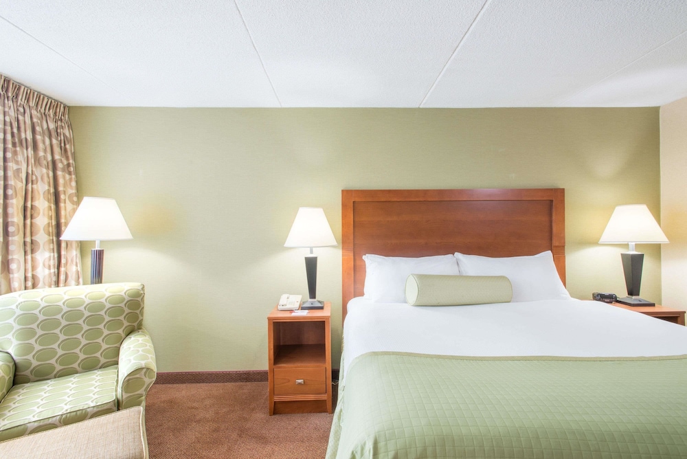 Hawthorn Extended Stay by Wyndham Ellsworth / Bar Harbor 6/26
