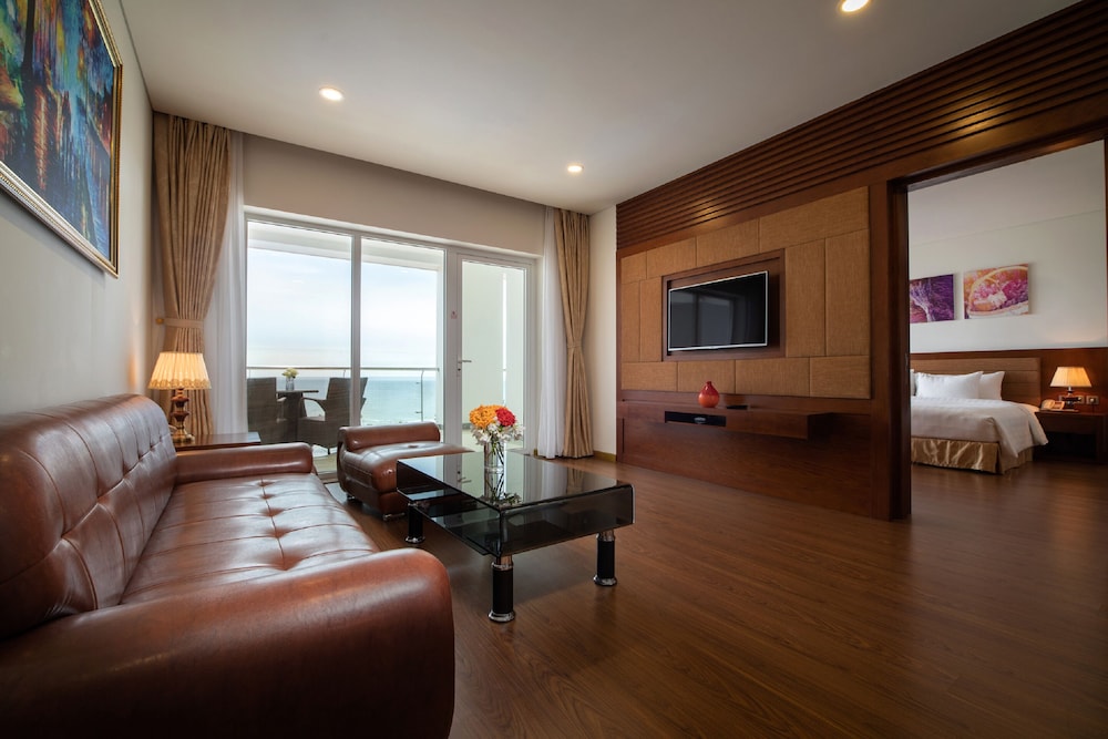 Gold Coast Hotel Resort & Spa 34/50