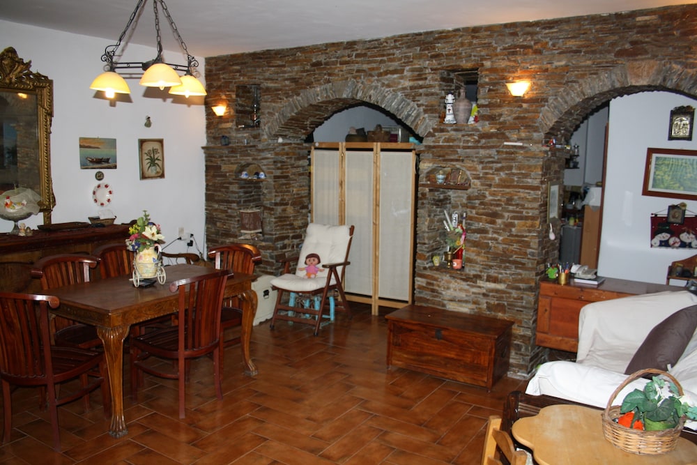 Amorani Studios 42/67