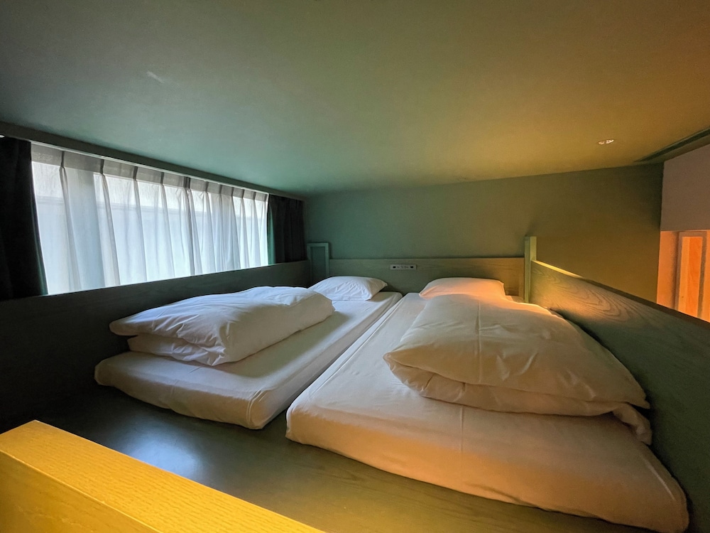 Green, Loft, Twin Beds, Sofa