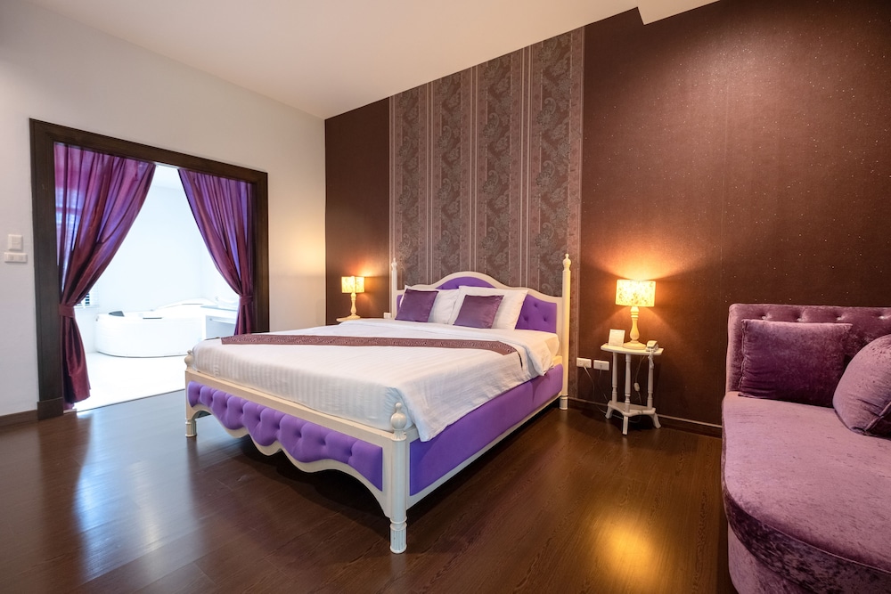 The Desiign Hotel 12/66