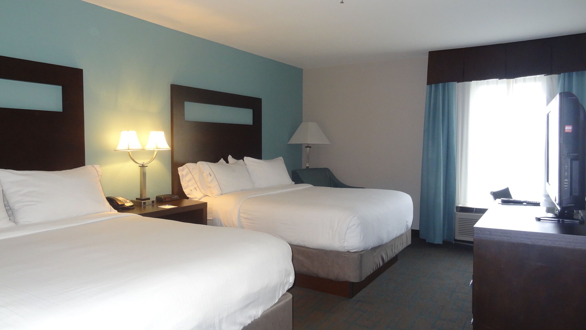 Standard, Queen Bed