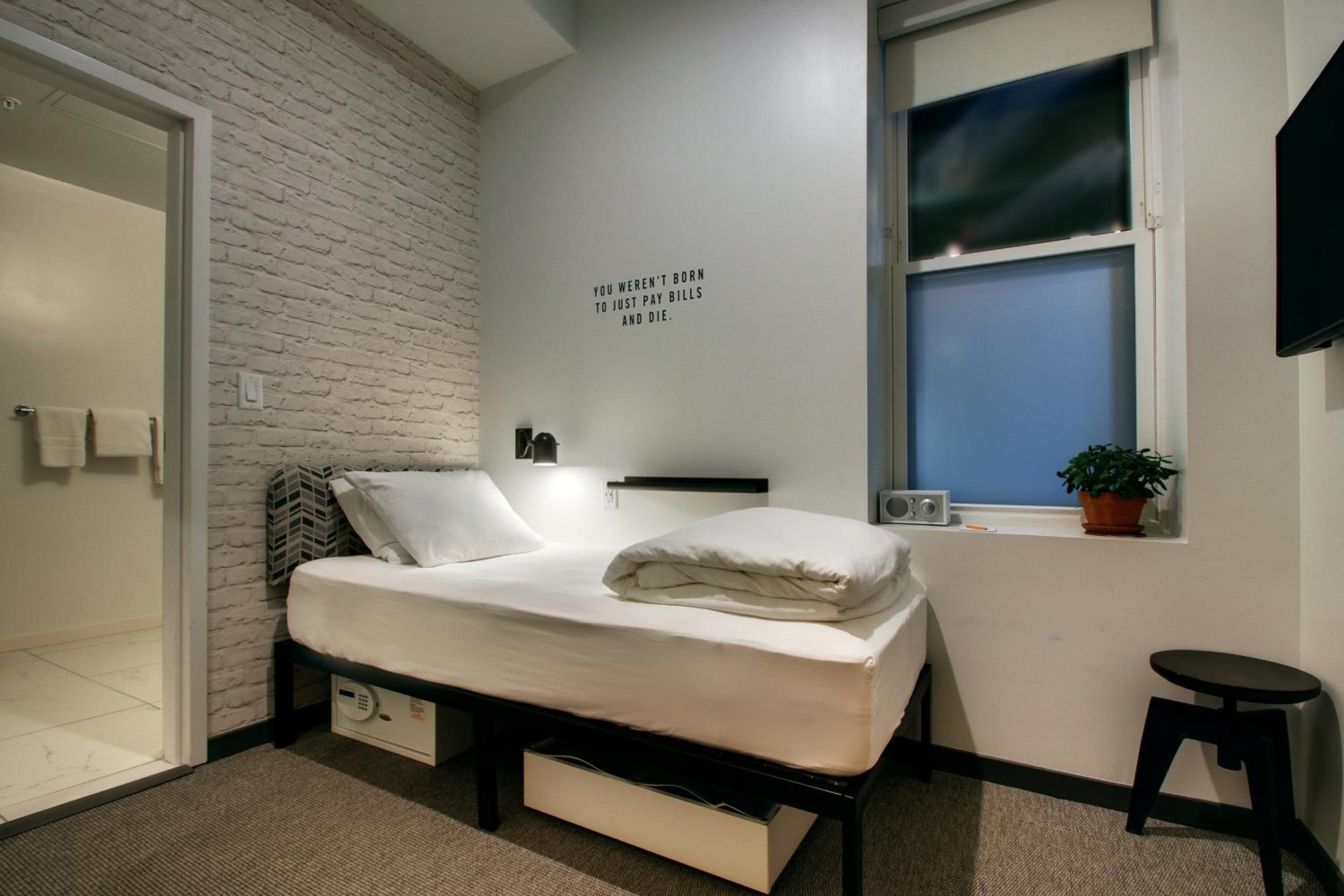 Basement, Twin Beds