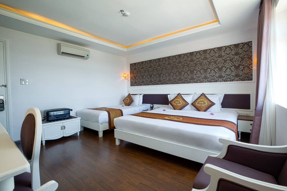 SEA PHOENIX HOTEL 19/76