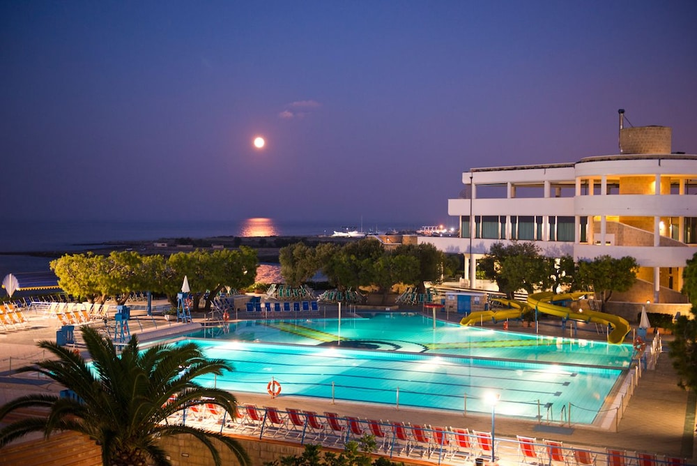 Corvino Resort 4/50