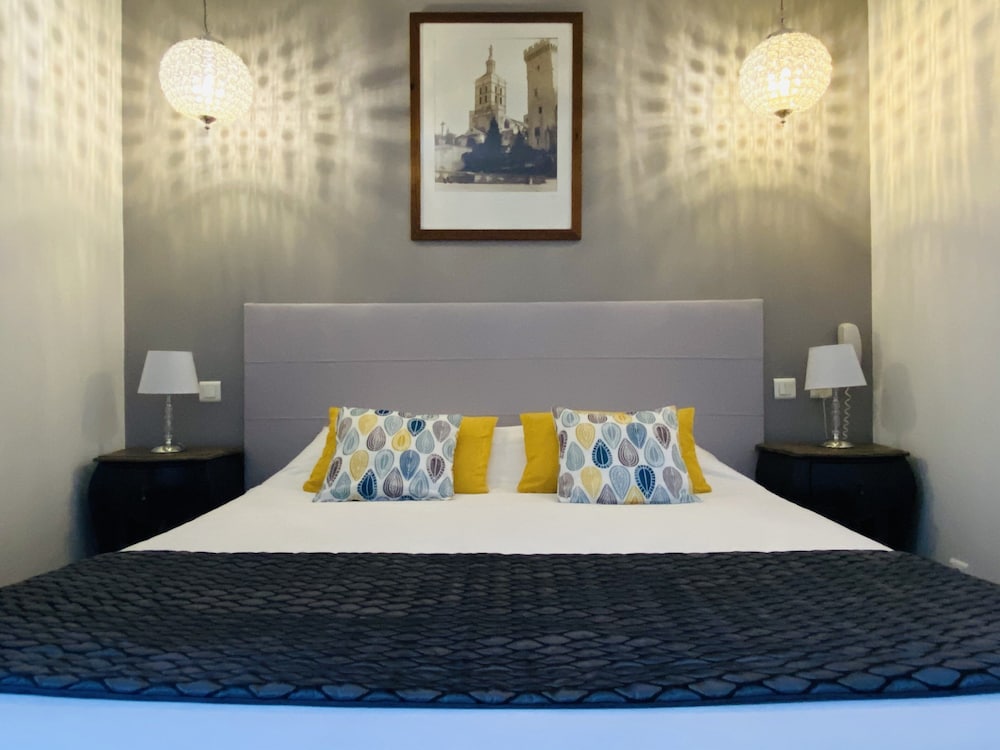 Brit Hotel Acacias 13/69