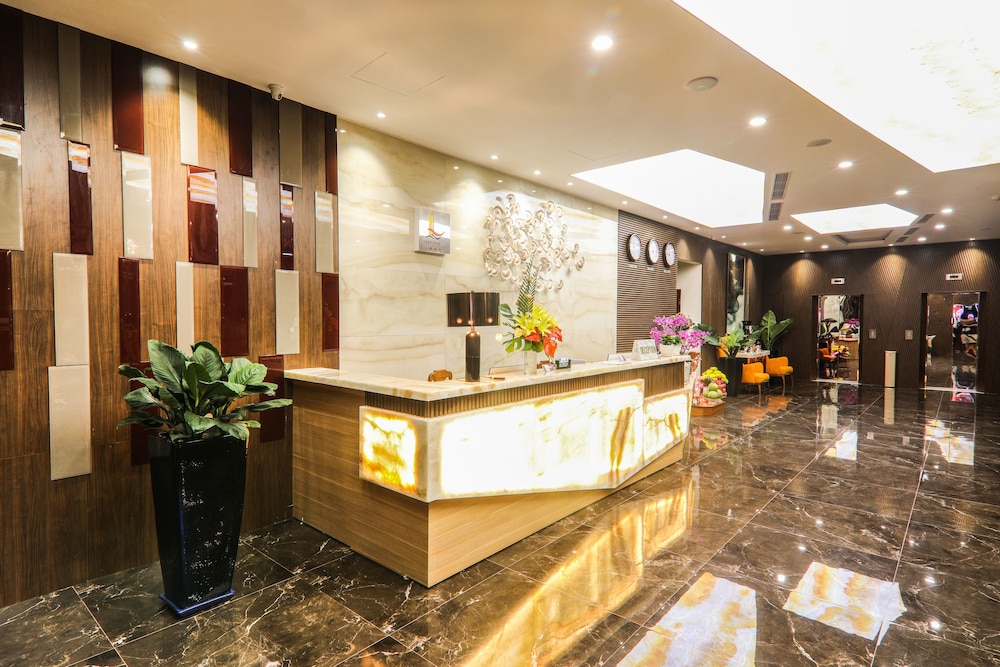Lake View Hotel 3/69