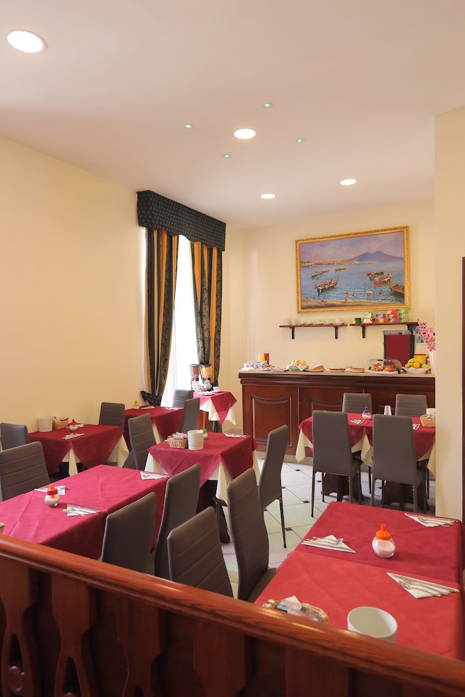 Garibaldi Hotel 34/48