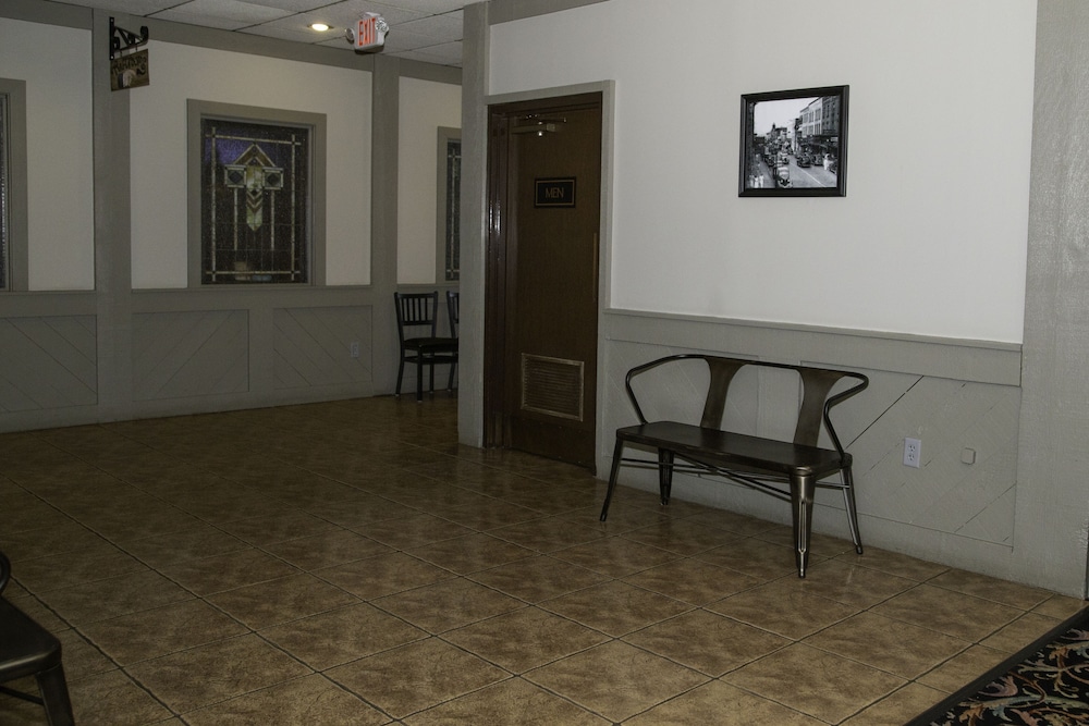 The Stables Inn and Suites 33/57