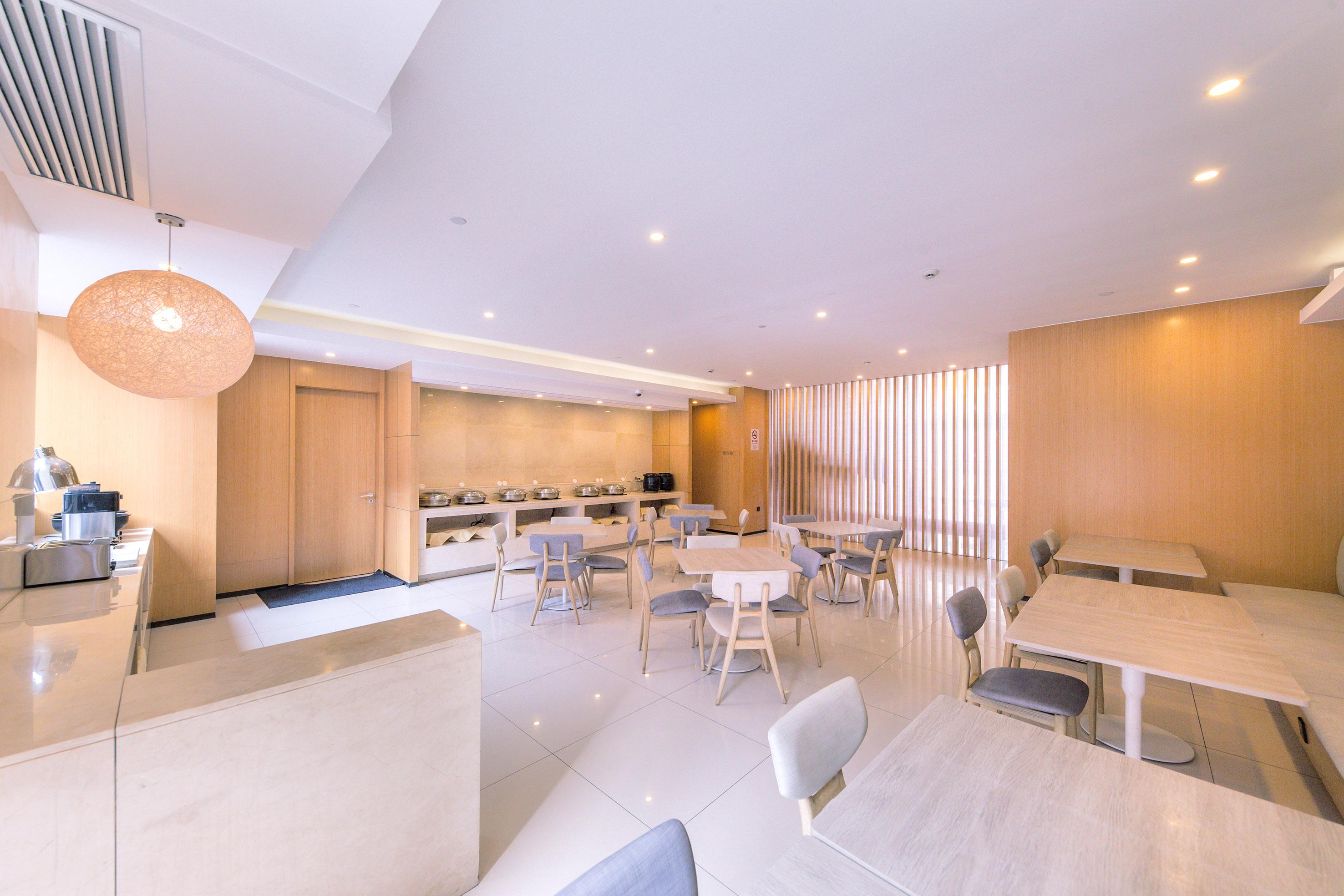 JI Hotel Shanghai Hongqiao Transport Hub Jiuting 15/18