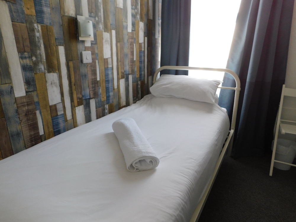 St. Weonards Hotel 14/33
